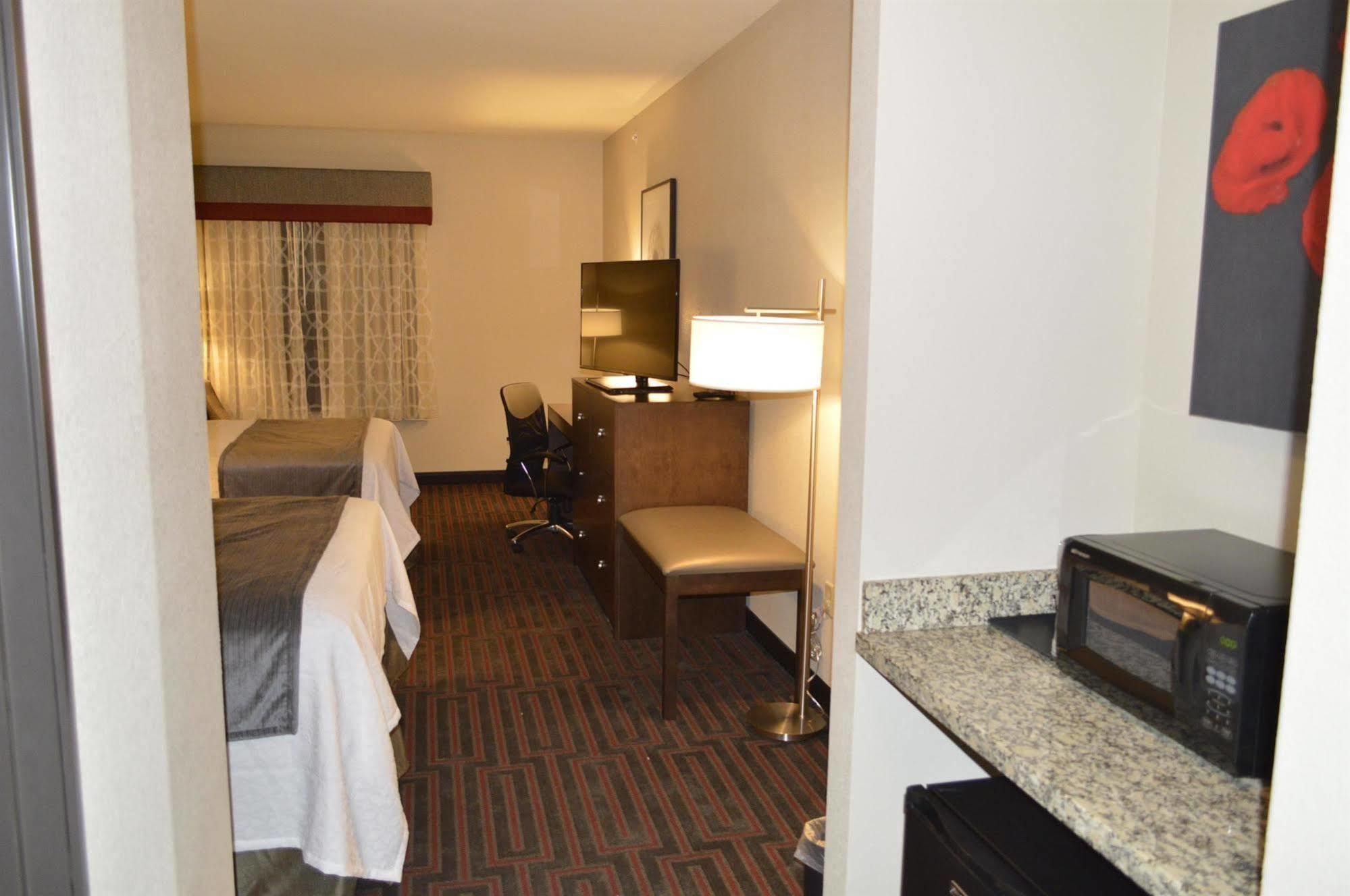 Hugoton Best Western Plus Stevens County Inn מראה חיצוני תמונה